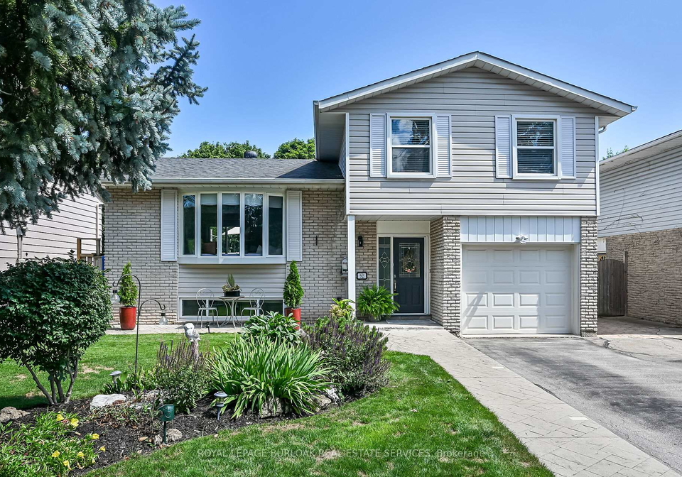 92-osborne-crescent-oakville-ontario-w12308396