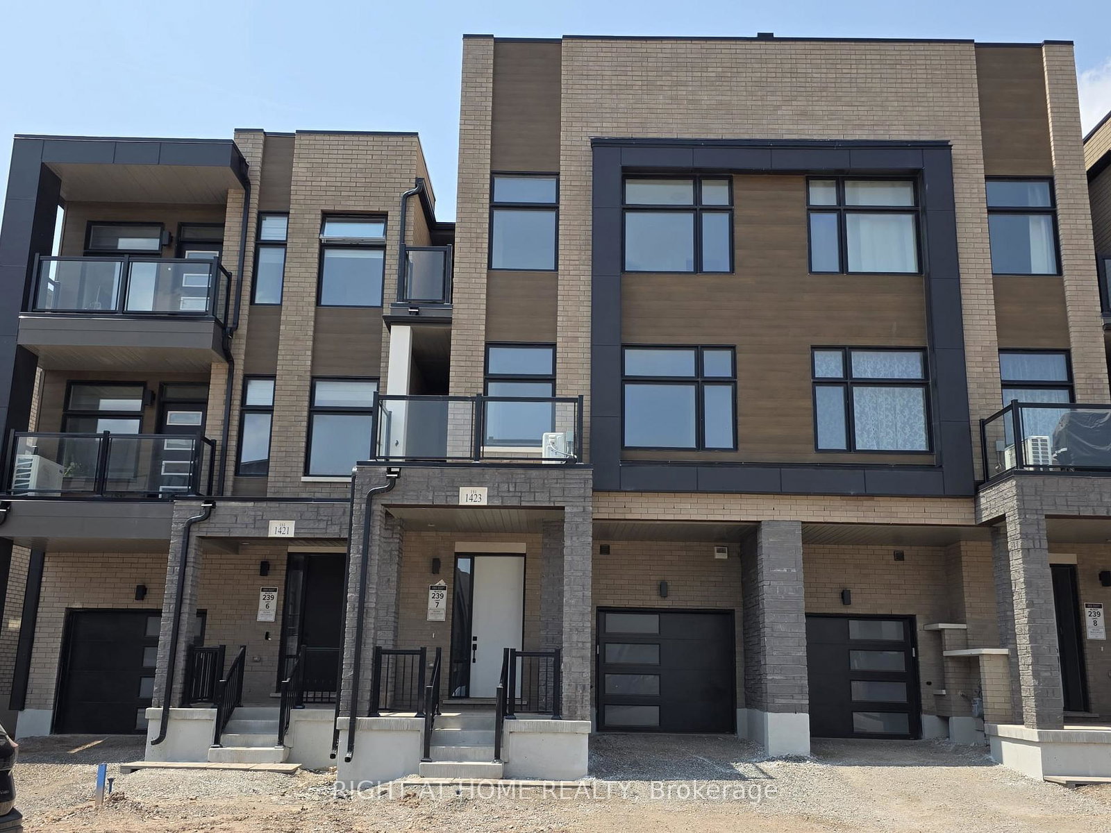 1423-courtleigh-trail-oakville-ontario-w12308835