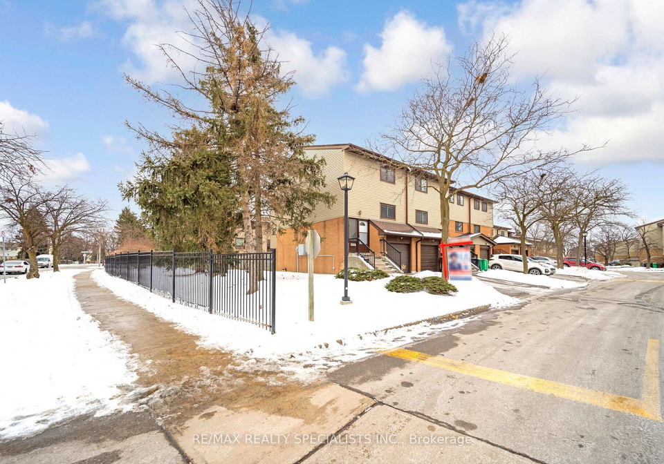 24-carleton-place-brampton-ontario-w12309009