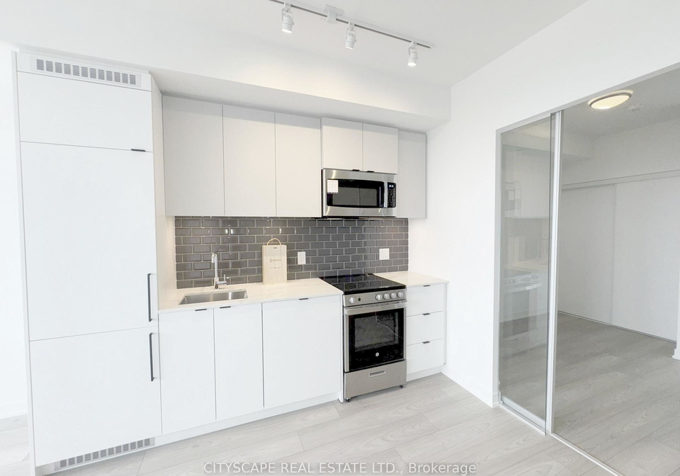 285-dufferin-street-toronto-ontario-w12309014