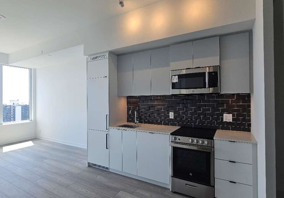 285-dufferin-street-toronto-ontario-w12309083