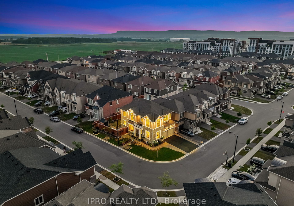 1366-lobelia-crescent-milton-ontario-w12309195