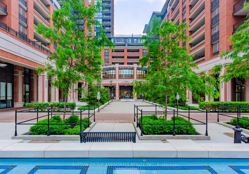 830-lawrence-avenue-w-w-north-york-ontario-w12309725