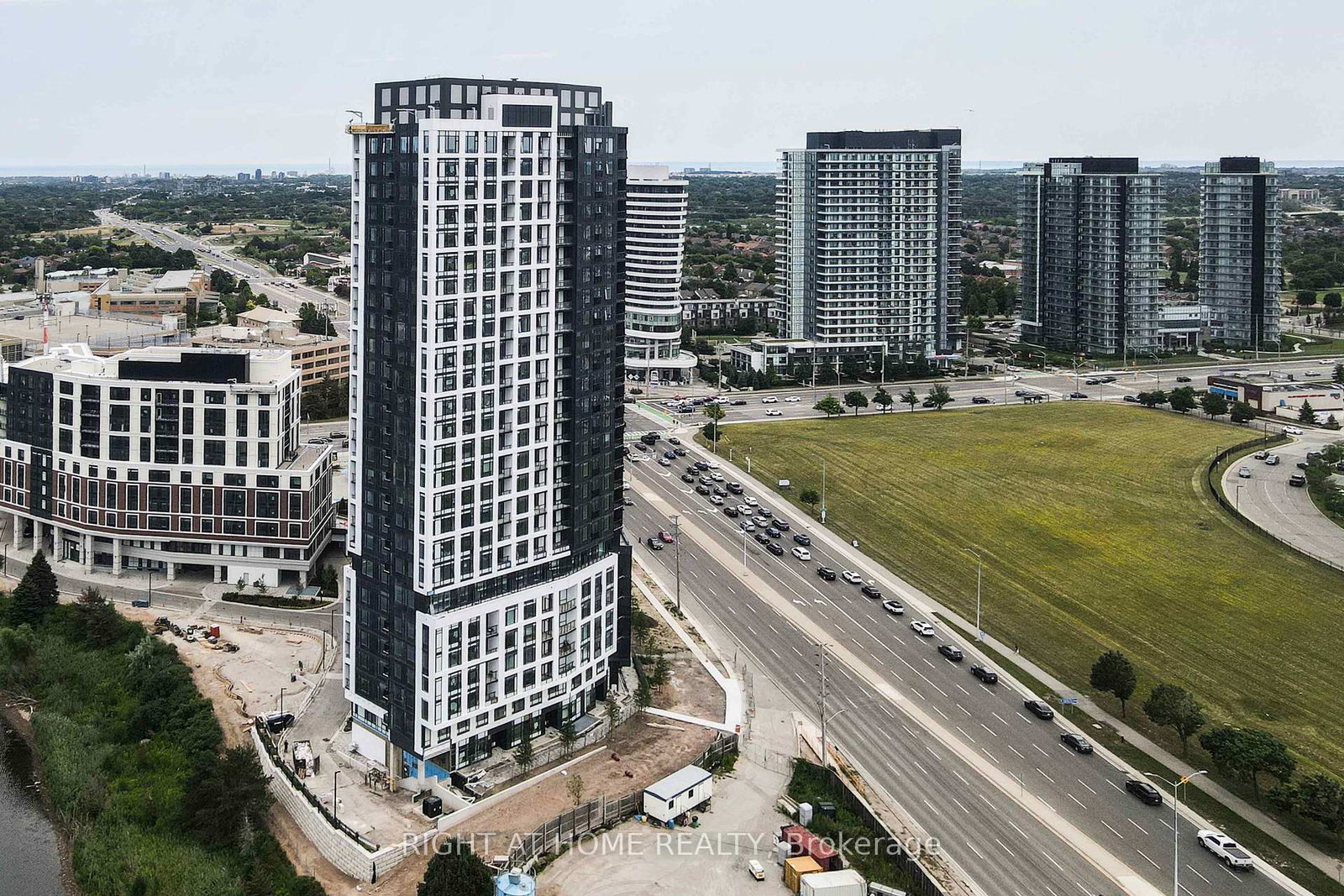 2495-eglinton-avenue-w-w-mississauga-ontario-w12310213