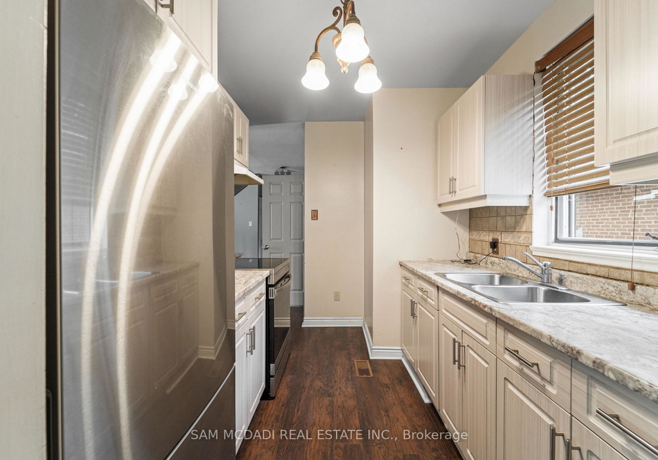 37-park-boulevard-etobicoke-ontario-w12310547