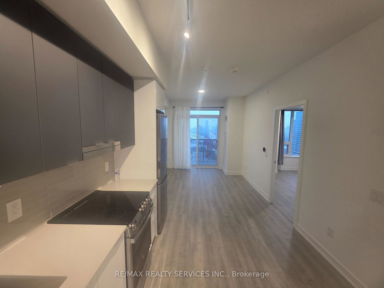 5105-hurontario-street-mississauga-ontario-w12310816