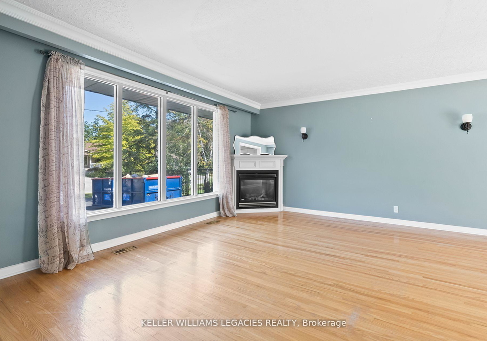 576-stephens-crescent-oakville-ontario-w12311102
