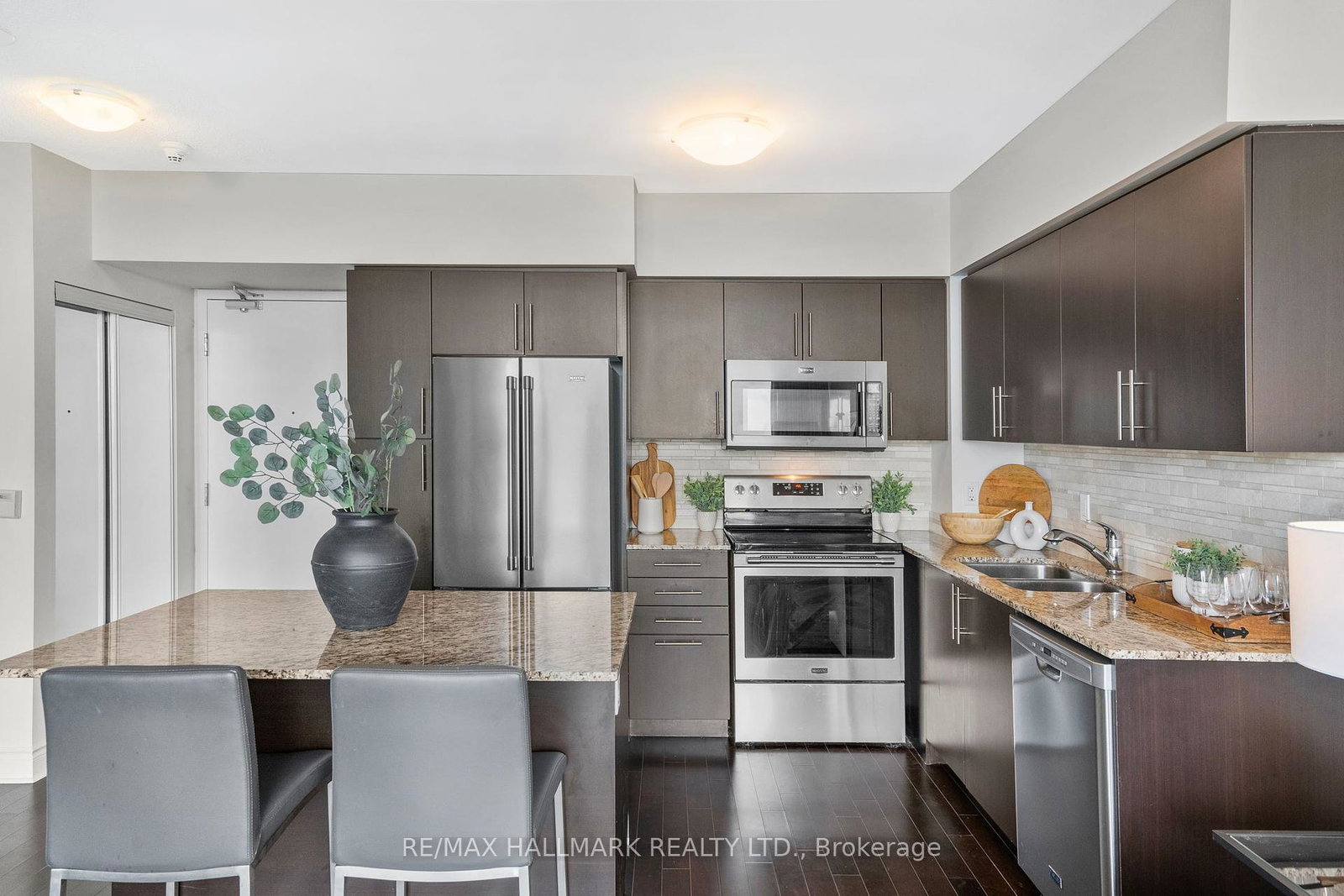 2230-lake-shore-boulevard-w-w-etobicoke-ontario-w12311134