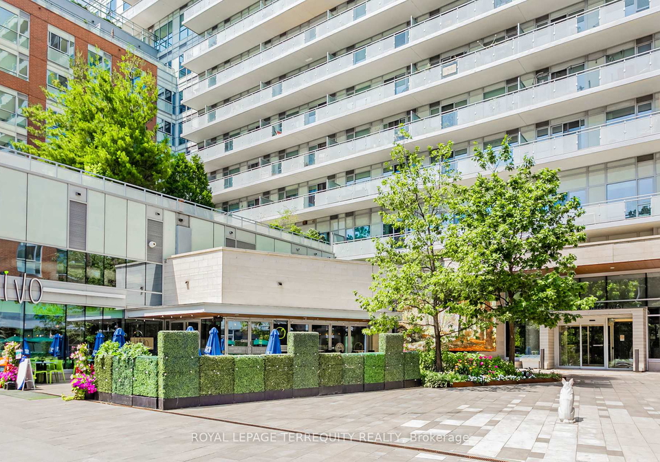 1830-bloor-street-w-w-toronto-ontario-w12311234