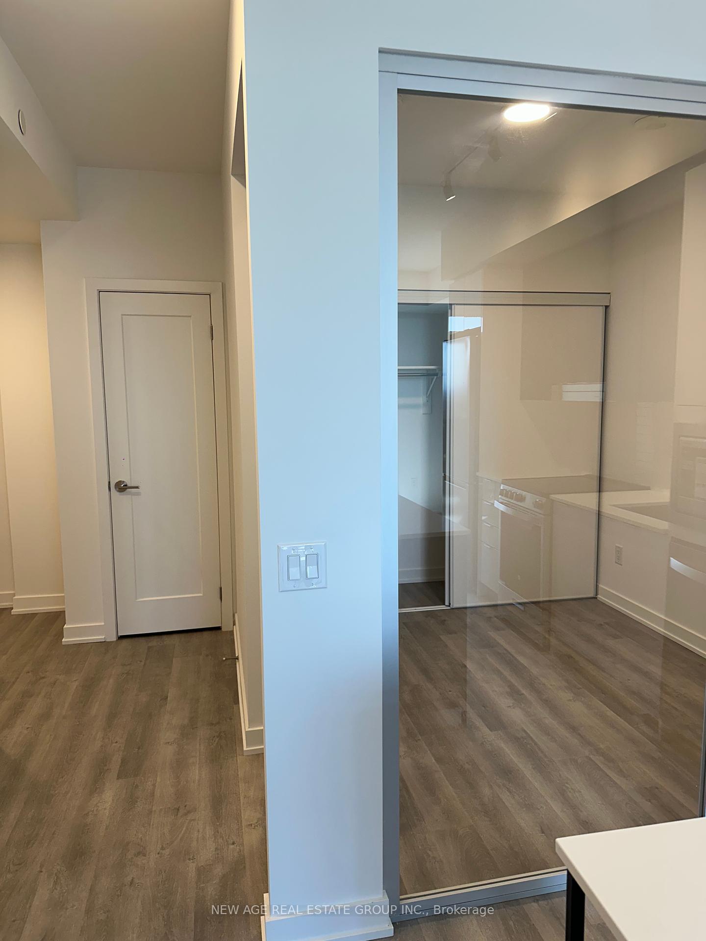 5105-hurontario-st-street-mississauga-ontario-w12311546