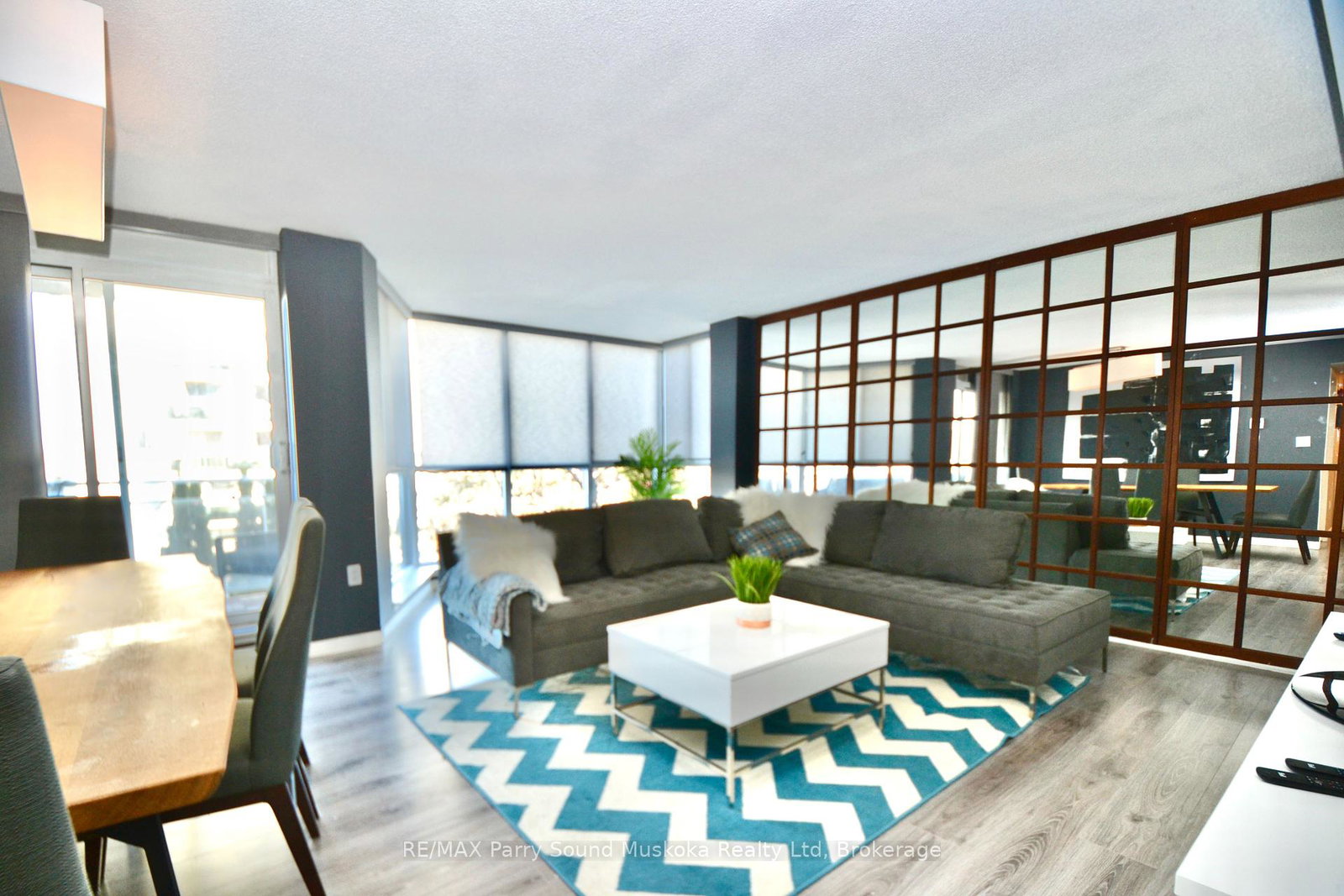 1071-queens-avenue-e-e-oakville-ontario-w12311815