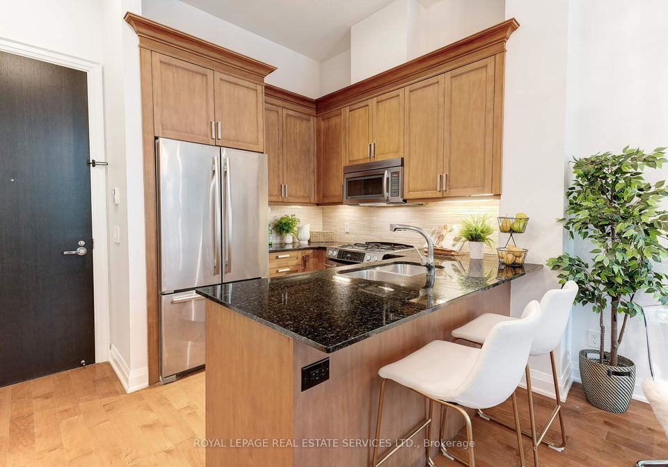 11-bronte-road-oakville-ontario-w12311979