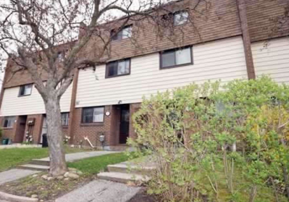 180-valley-boulevard-mississauga-ontario-w12312175