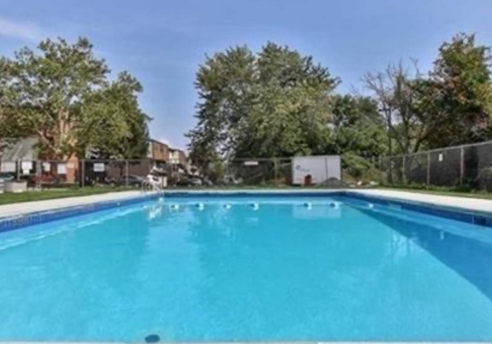 180-valley-boulevard-mississauga-ontario-w12312175