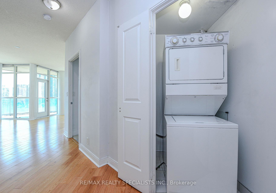 70-absolute-avenue-mississauga-ontario-w12313009