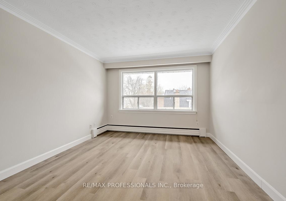 32-heman-street-etobicoke-ontario-w12313152