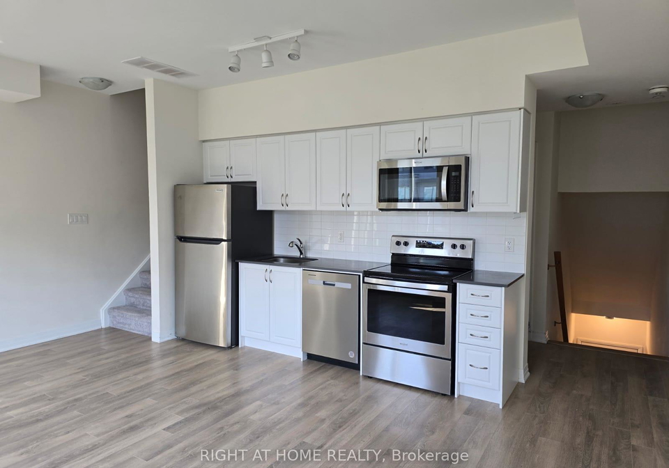650-atwater-avenue-mississauga-ontario-w12313349