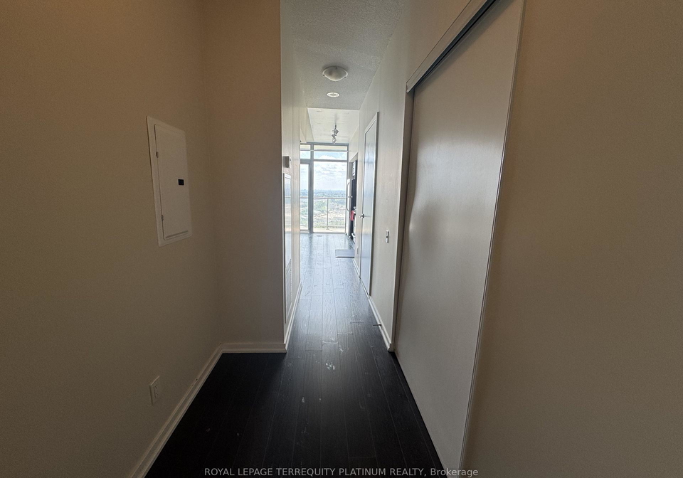 105-the-queensway-na-toronto-ontario-w12314218