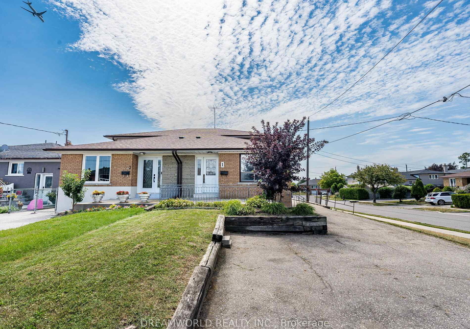 1-friary-court-york-ontario-w12314967