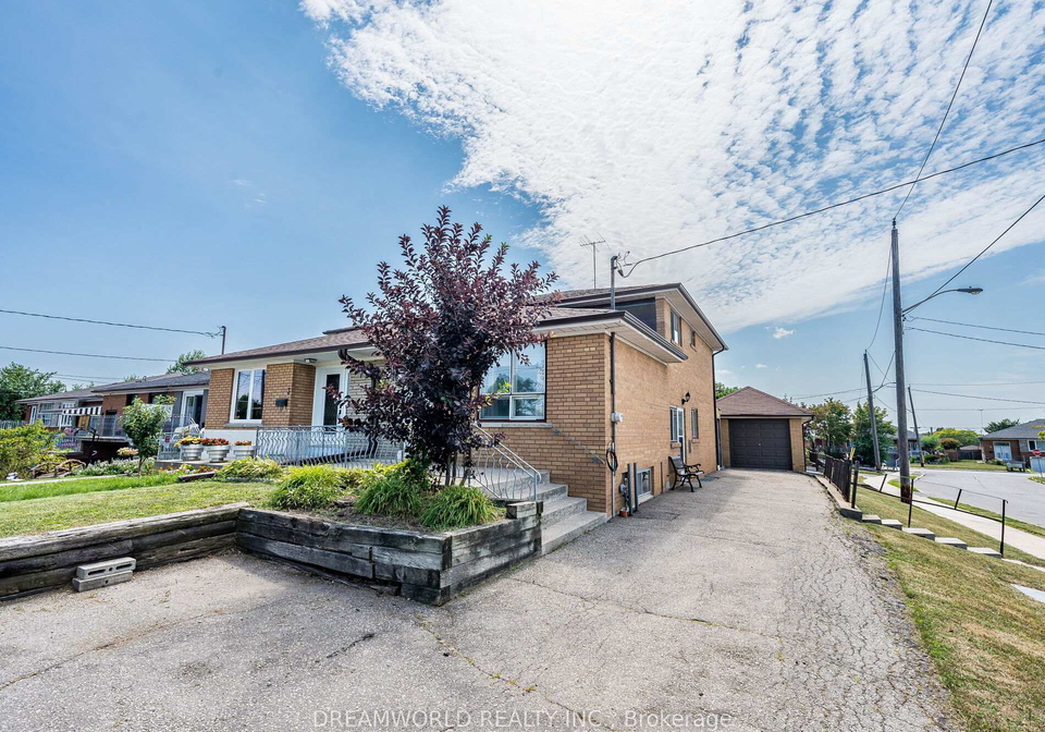 1-friary-court-york-ontario-w12314967