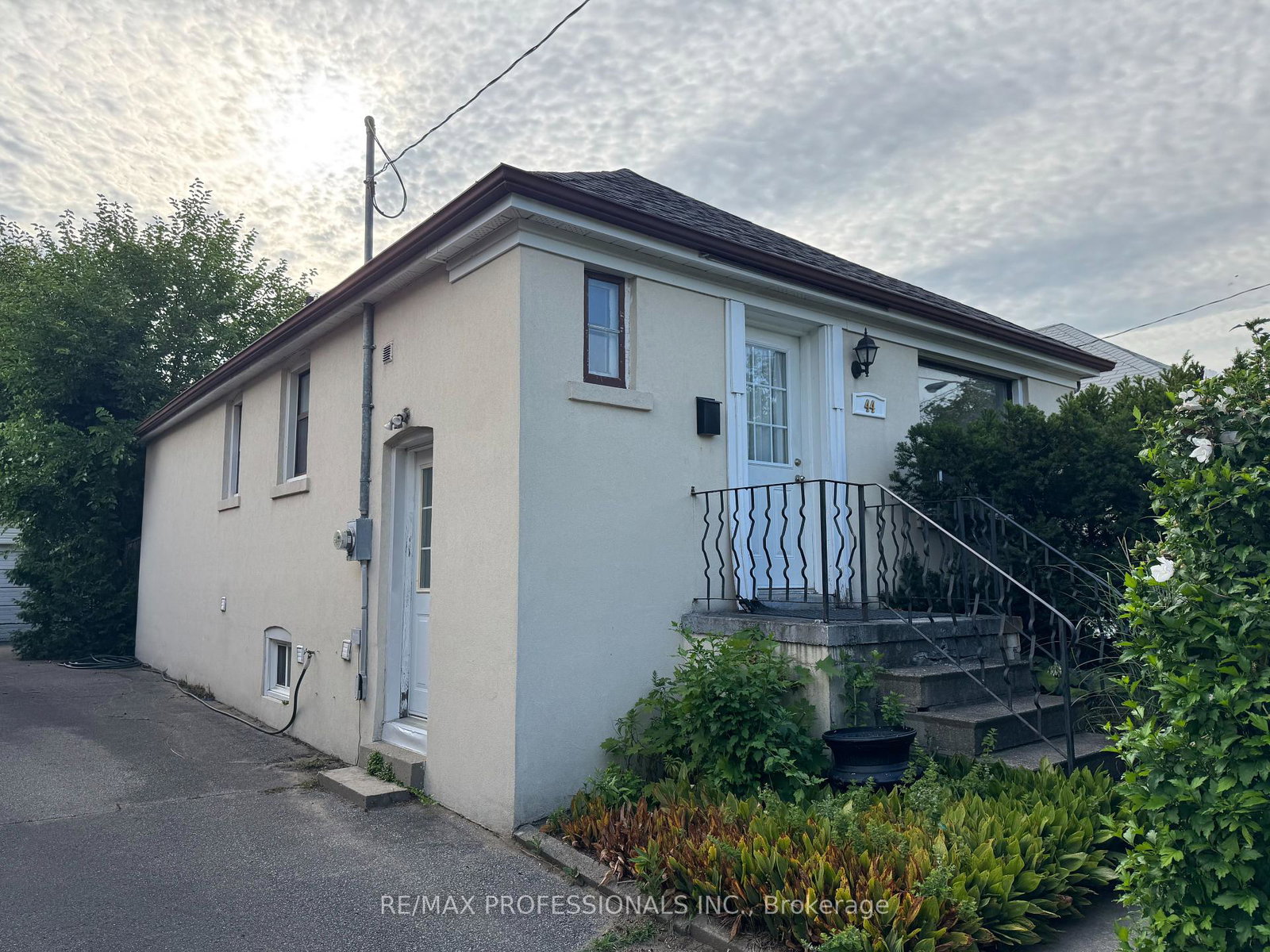 44-parker-avenue-etobicoke-ontario-w12315511