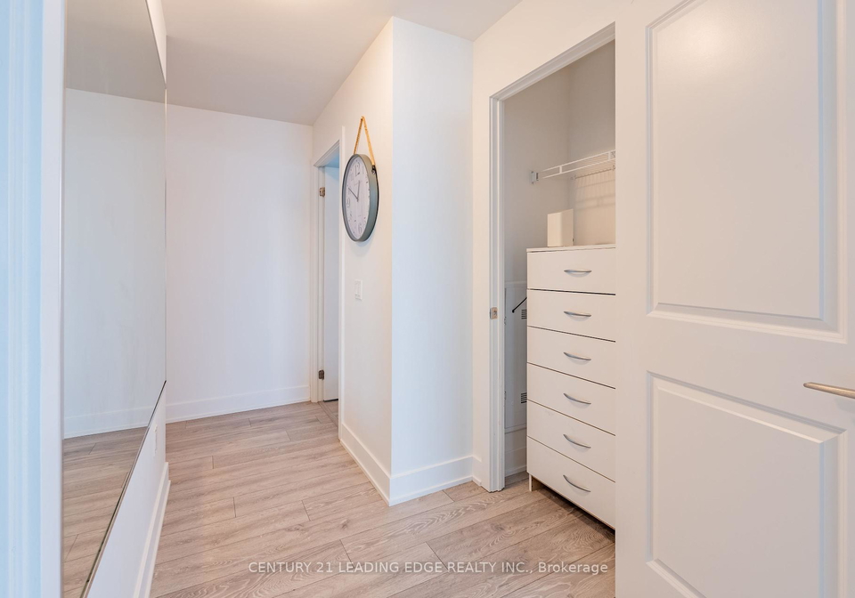 1050-main-street-e-e-milton-ontario-w12315943