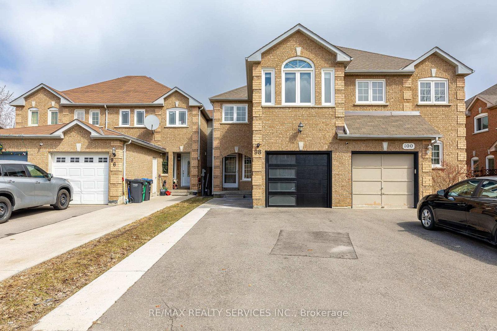 98-lent-crescent-brampton-ontario-w12316418