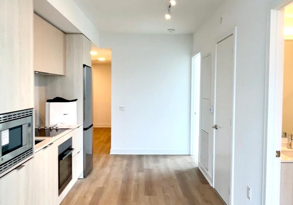 86-dundas-street-mississauga-ontario-w12317397