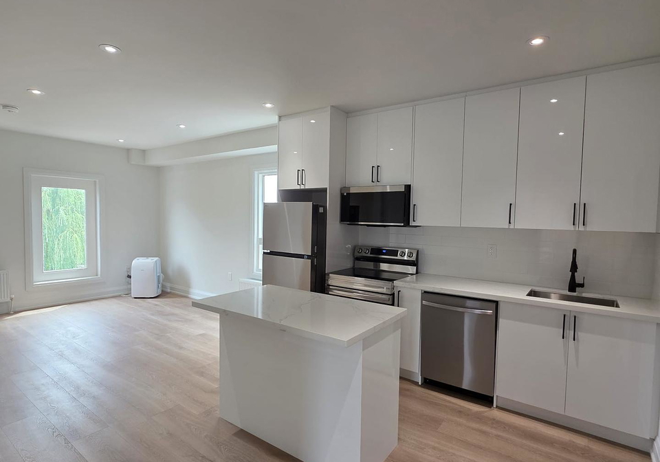 339-ranee-avenue-s-s-north-york-ontario-w12318063