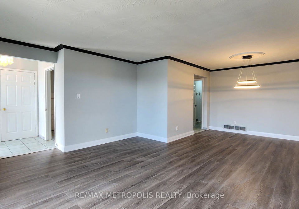16-songwood-drive-york-ontario-w12318317