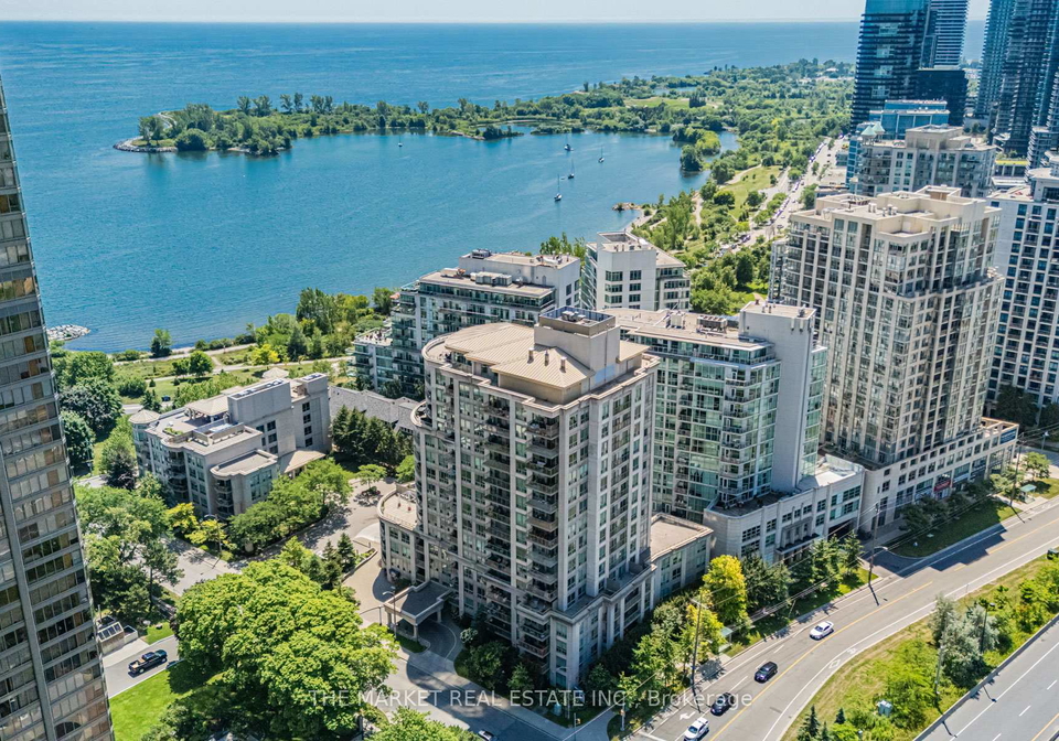 88-palace-pier-court-etobicoke-ontario-w12319281