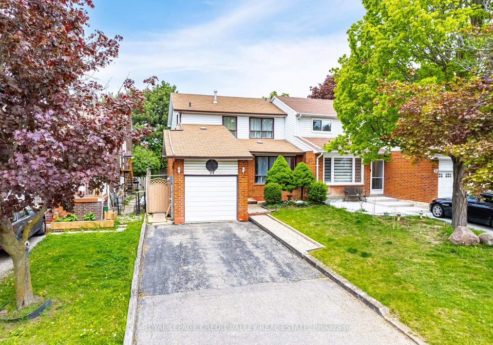 44-courtleigh-square-brampton-ontario-w12319318