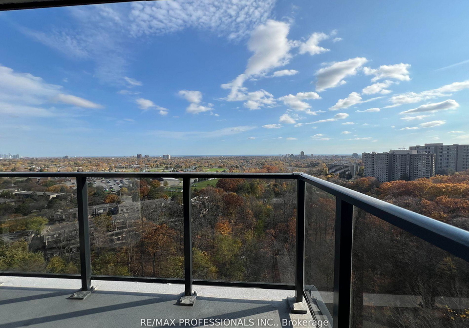 202-burnhamthorpe-road-e-e-mississauga-ontario-w12319530
