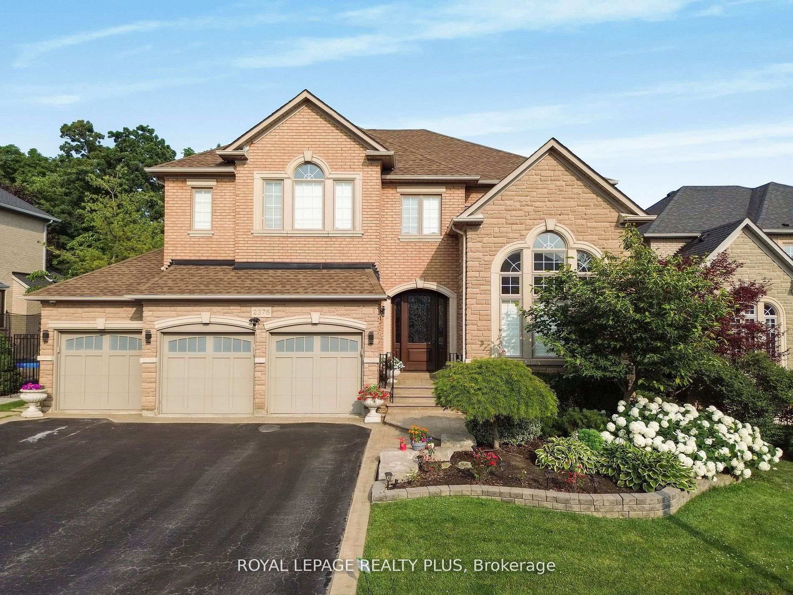 2376-valley-forest-way-oakville-ontario-w12320171