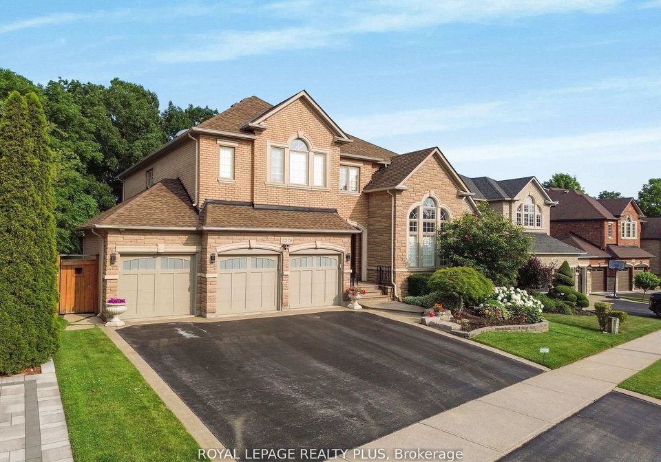 2376-valley-forest-way-oakville-ontario-w12320171