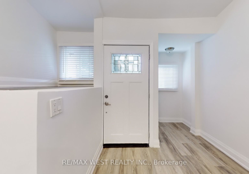 109-connolly-street-toronto-ontario-w12320210
