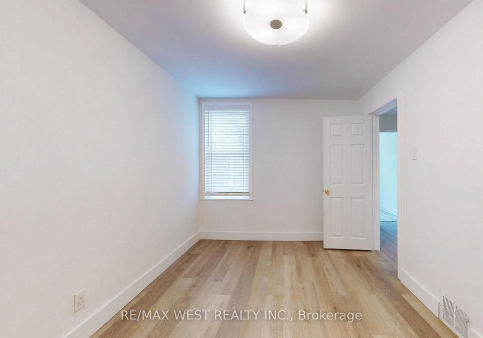109-connolly-street-toronto-ontario-w12320213