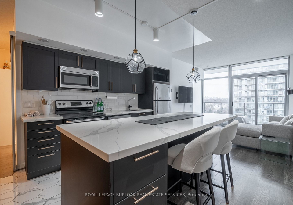 105-the-queensway-na-toronto-ontario-w12320368