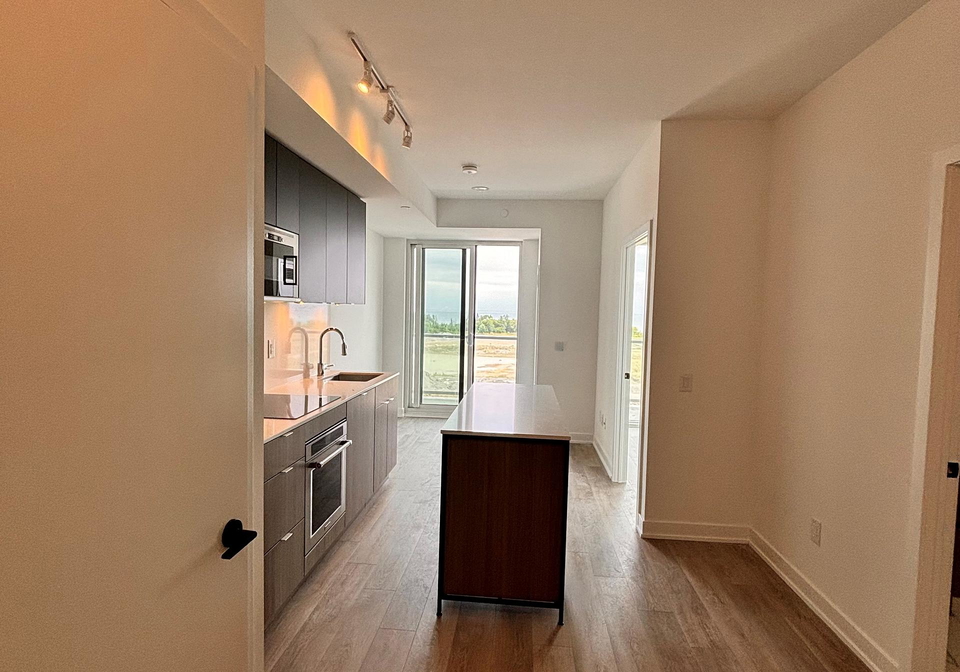 220-missinnihe-way-mississauga-ontario-w12320927