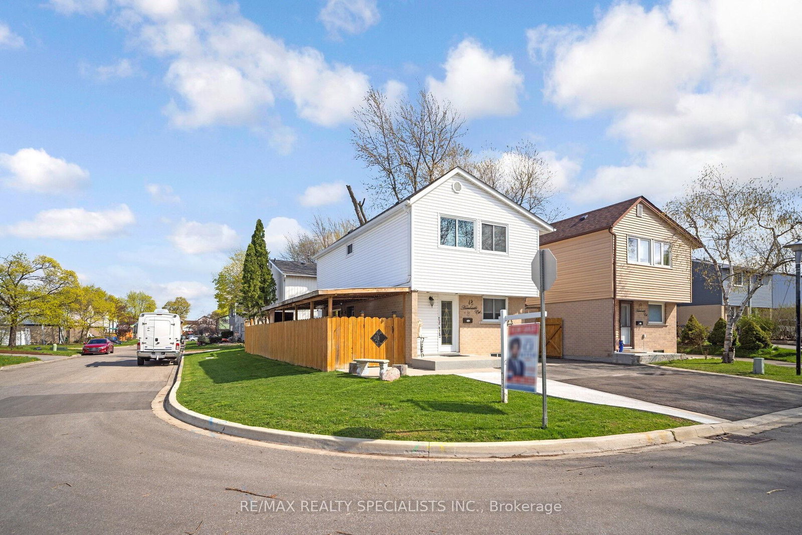 18-hardcastle-court-brampton-ontario-w12321587
