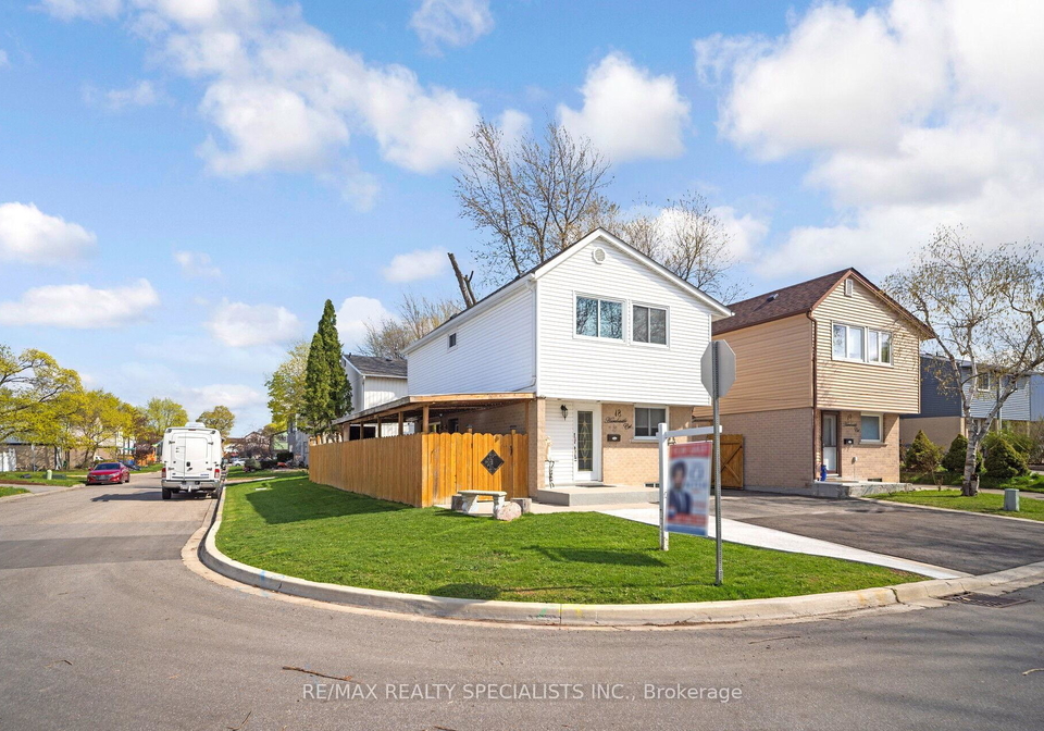 18-hardcastle-court-brampton-ontario-w12321587