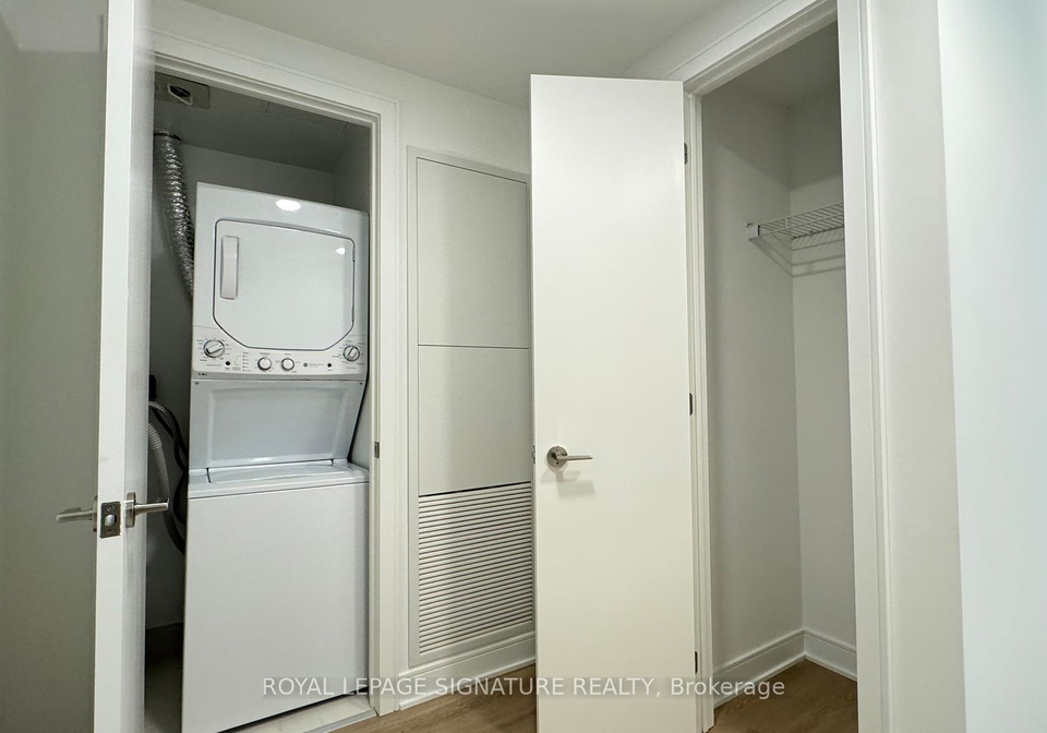 86-dundas-street-e-e-mississauga-ontario-w12321769
