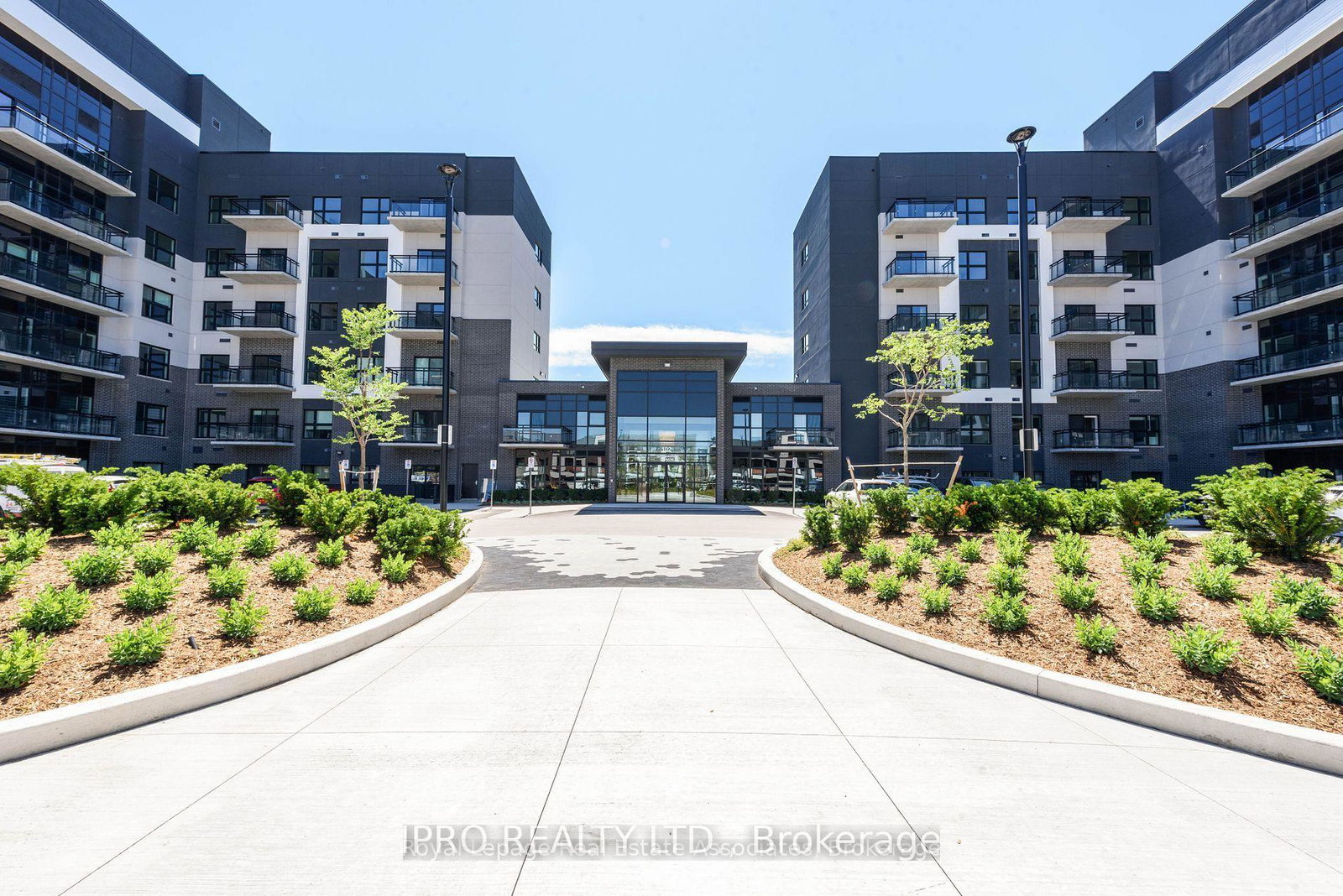 102-grovewood-common-oakville-ontario-w12321952