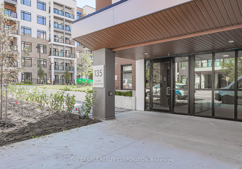 135-canon-jackson-drive-north-york-ontario-w12322187