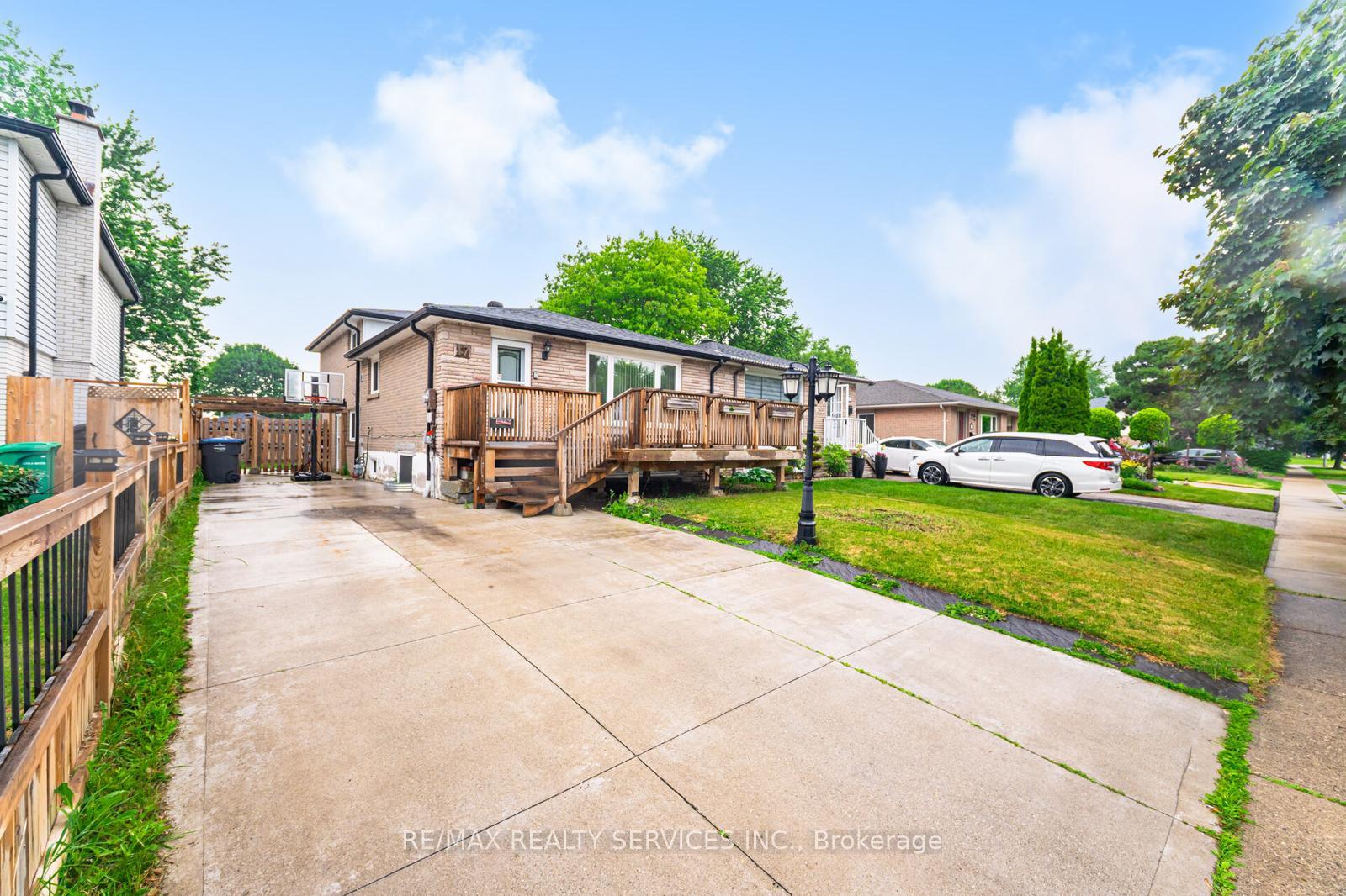 17-garside-crescent-brampton-ontario-w12322707