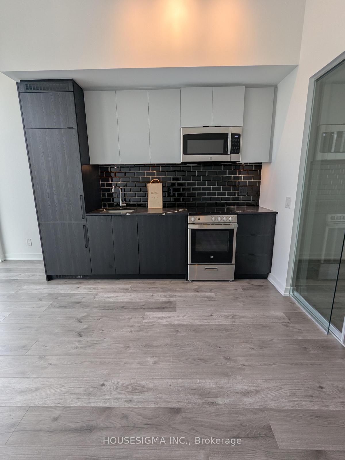 285-dufferin-street-toronto-ontario-w12322800