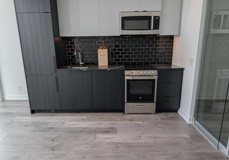 285-dufferin-street-toronto-ontario-w12322800
