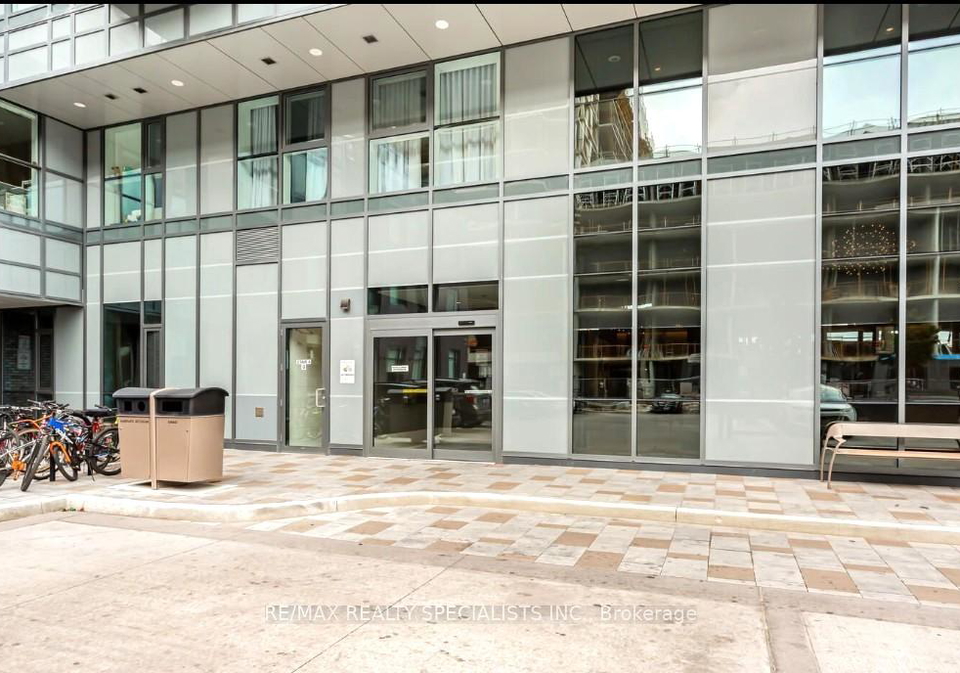 8-nahani-way-mississauga-ontario-w12322802