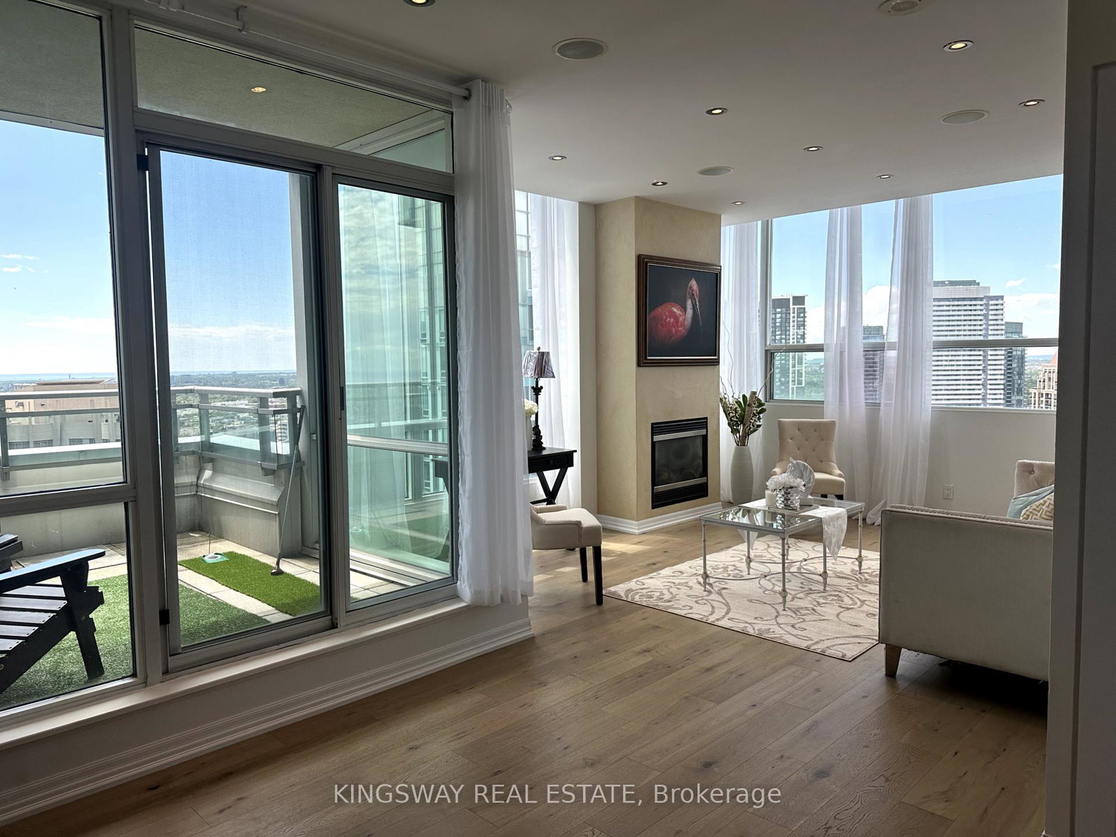 220-burnhamthorpe-road-w-w-mississauga-ontario-w12323270