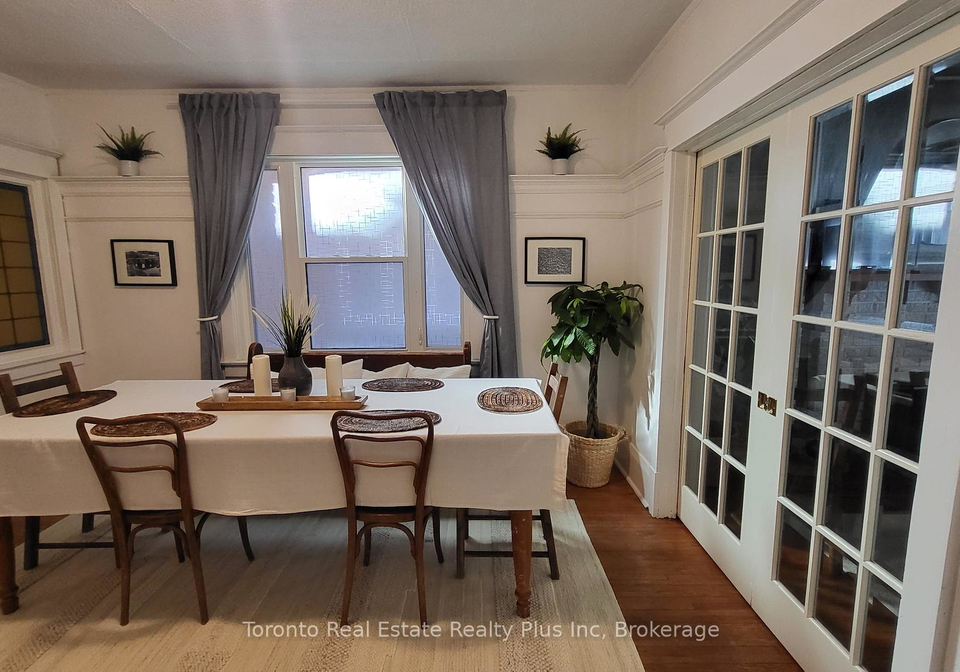 133-fairview-avenue-toronto-ontario-w12323271